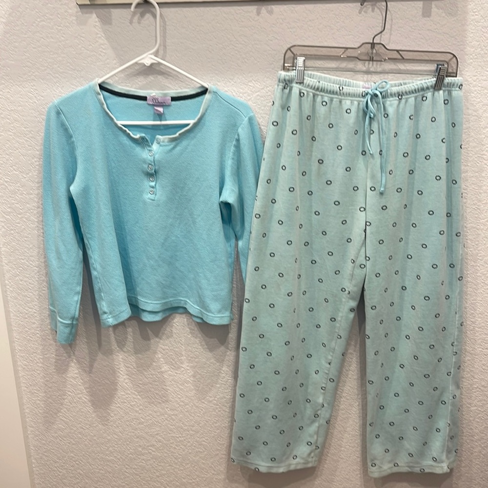Nine & Co Pajamas Set
